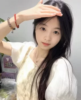 清甜粉嫩性瘾小辣妹