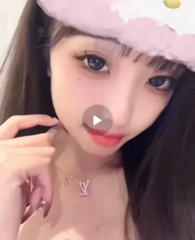 成都四川音乐学院大学生妹子