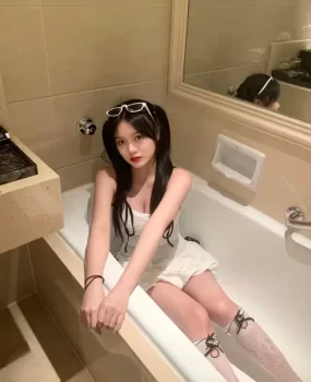 骚妹子回味无穷