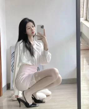 干净女神透明薄丝袜姐姐好性感