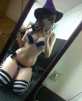 武汉武昌99年学生妹 奶子很大