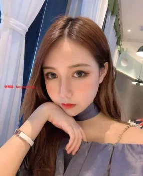 福建厦门制服清纯小妹。声音娇嫩，深受老板喜爱。小逼超嫩，水又多