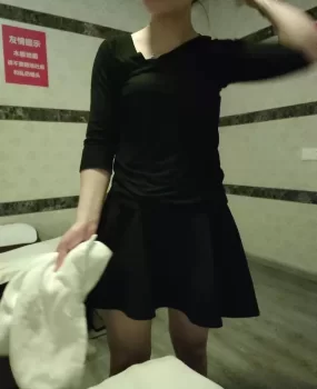 150顶肛、深喉、吹箫、口爆的浴场小少妇，刚泄完，舒服！